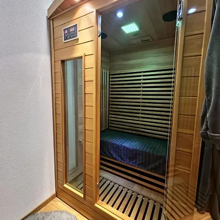 Sauna, Atomium, Expo Brussels, Stadium Roi Baudoin, Kinepolis, Planetarium, Centre