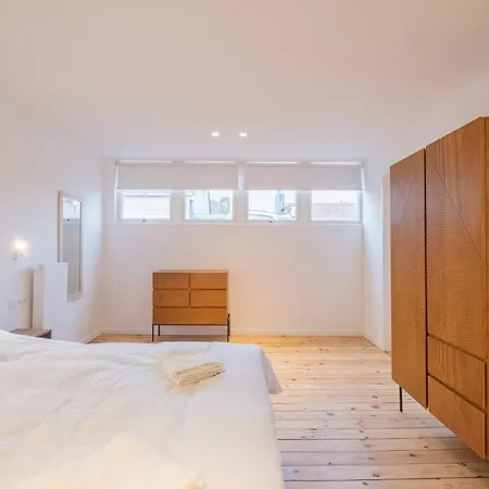 Floor New Duplex Stunning View In Trendy St Gilles בריסל