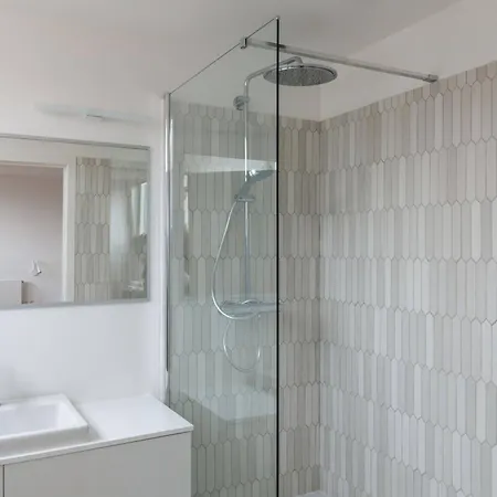 Floor New Duplex Stunning View In Trendy St Gilles דירה *