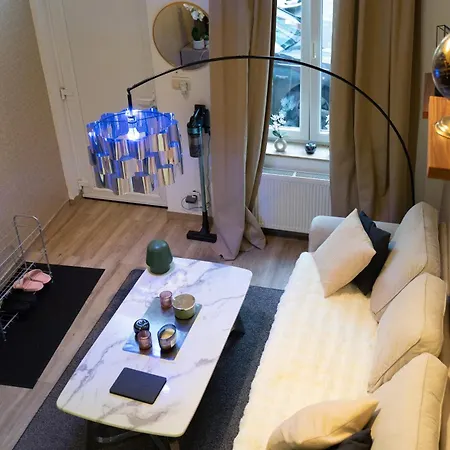 My House Jacuzzi Billiards Brussels