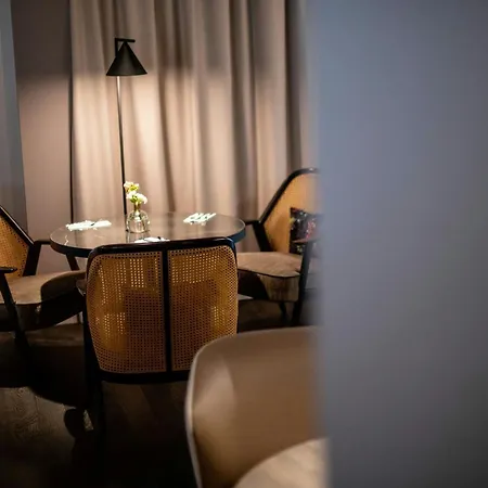 Renaissance Hotel 4*
