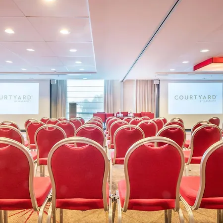 Courtyard By Marriott Hotel