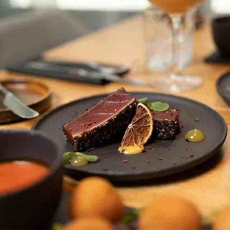Moxy Brussels Center Hotel 4*