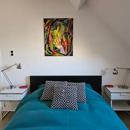 아파트 Modern Duplex With Garden