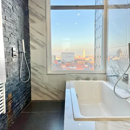 Lovely Loft In Panoramic View! アパート