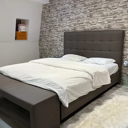 Holiday home L'imperial Wifi & Confort Brussels