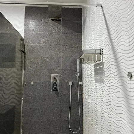 Holiday home L'imperial Wifi & Confort Brussels