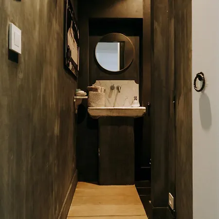 Magnificent Loft - 3 Bedroom Duplex *