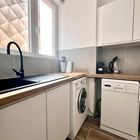 Appartement Close To Nato *