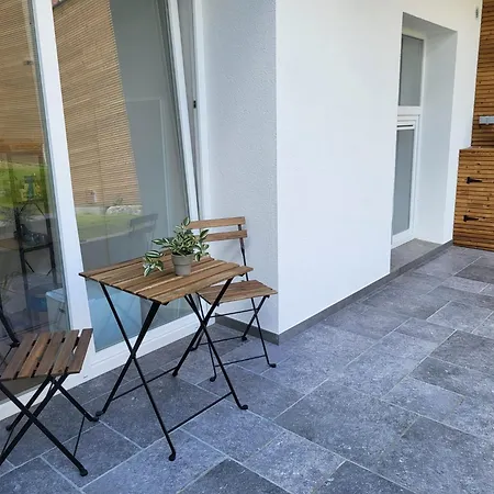 Eden's Private - European Quarter Проживание в семье