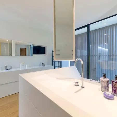 The Luxury Glass Manor *