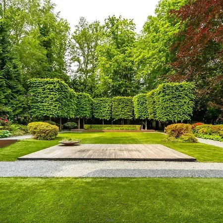 The Luxury Glass Manor Bruxelles