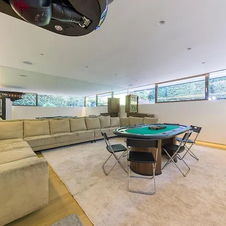 The Luxury Glass Manor *