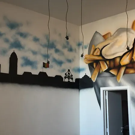 Hostel Midi 81