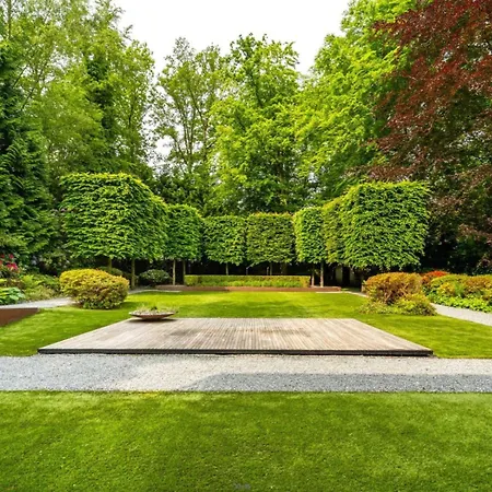 The Luxury Glass Manor Bruxelles