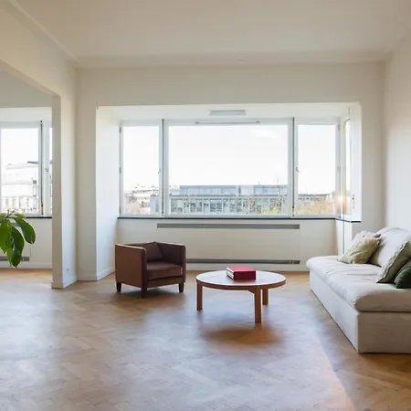 Eu Elegant Apartment