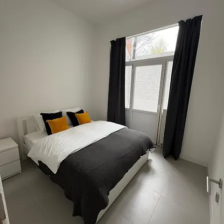 Apartment 2 Bedroom Duplex *