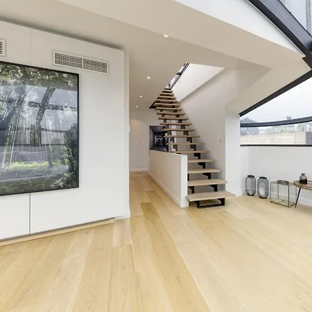 شقة Triplex Penthouse In Centre *