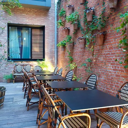Latroupe Le Berger Hotel