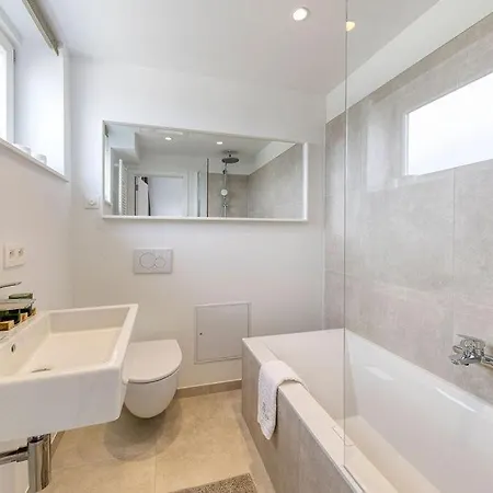 Penthouse With Private Cinema 布鲁塞尔
