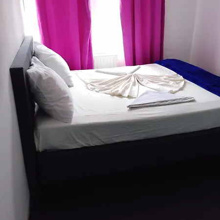 1 Confort Gare De L'ouest * Brüsszel