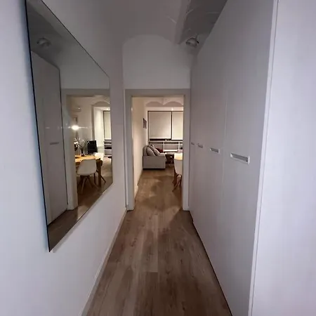 Apartment Skyline Elegant Views