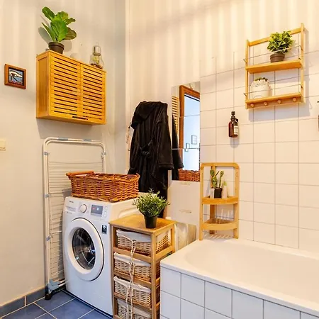 Luxury At Grand Place & Manneken Pis *