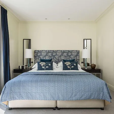 Rocco Amigo Hotell