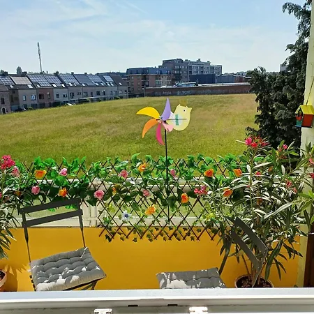 With Terrace In Berchem-sainte-agathe Διαμέρισμα