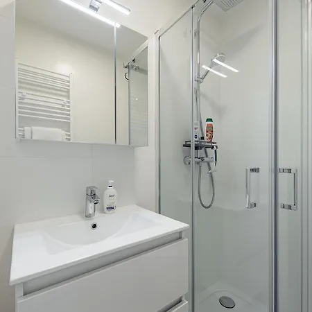 Апартаменты Fully Furnished And Modern Flat - Center Брюссель