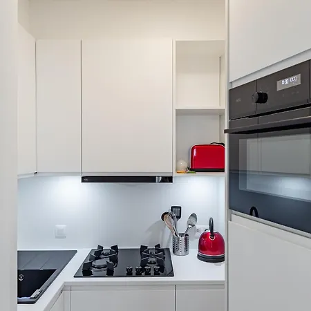 Апартаменты Fully Furnished And Modern Flat - Center