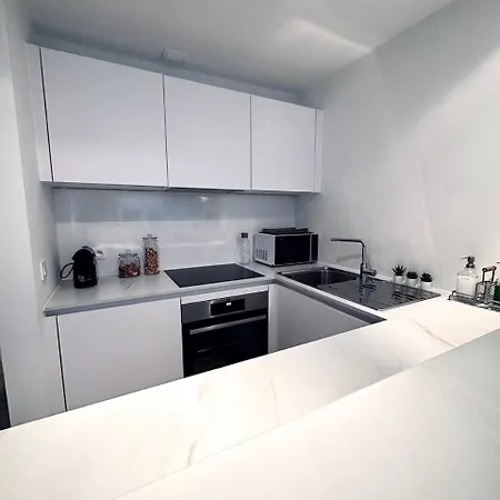 Magnificent In Sablon Apartment *