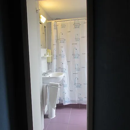 Tivoli Hotel 3*