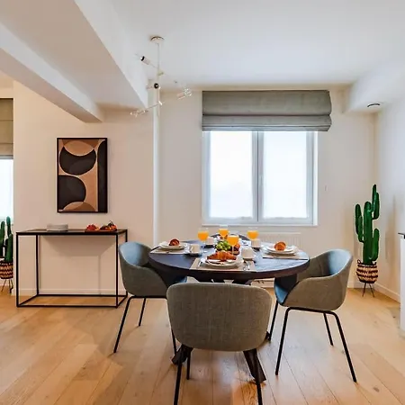 Luxurious 2-br Flat Near Nato & Eu *