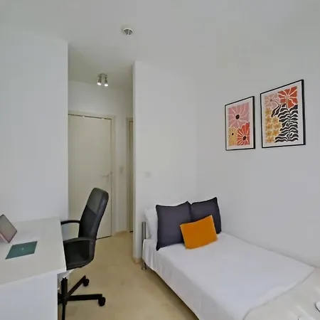 Stylish And Practical 1br In Bruxelles-ville