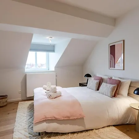 Luxury Penthouse With Panoramic Views 3br