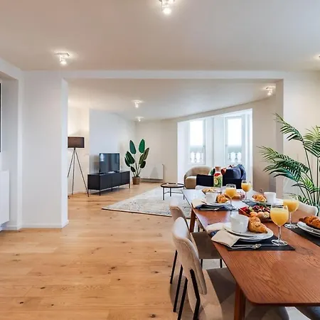 Luxury Penthouse With Panoramic Views 3br דירה