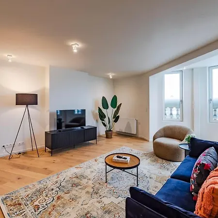 Luxury Penthouse With Panoramic Views 3br *
