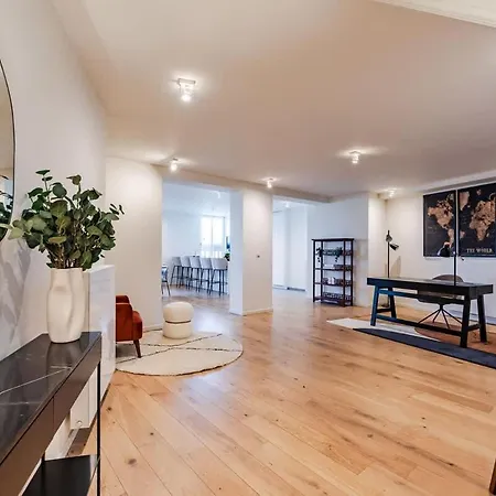 Luxury Penthouse With Panoramic Views 3br דירה *