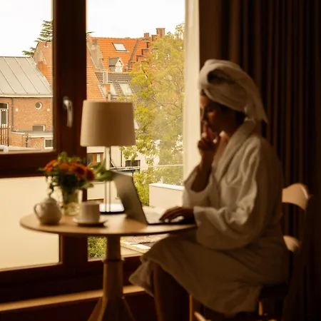 Szálloda 9hotel Chelton