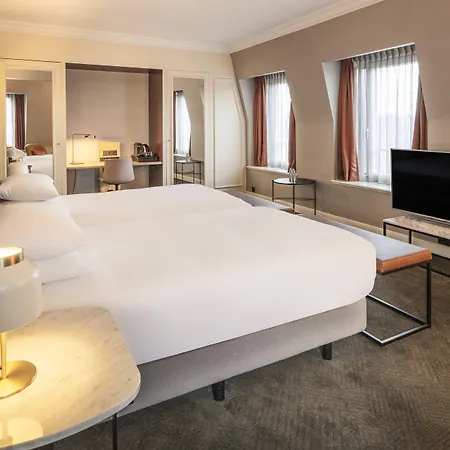 Hilton Grand Place 4*