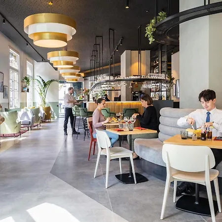 Hotel Novotel Off Grand Place 4*