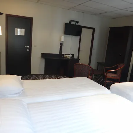 Otel Safestay Grand Place