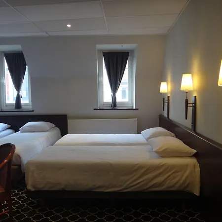 Otel Safestay Grand Place