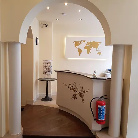 퀸 메리 호텔 3*