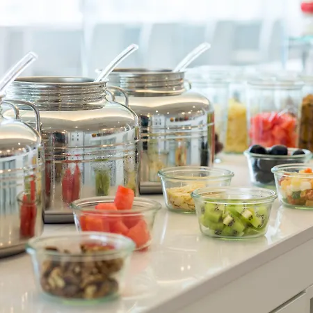 إن إتش كوليكشن سنتر 4*