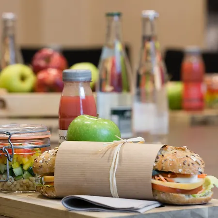 Courtyard By Marriott Hotel