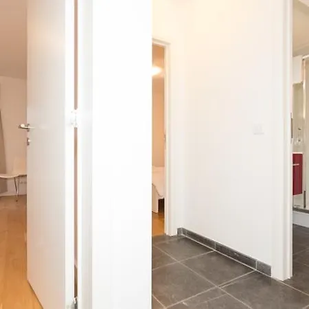 Louise Uptown House Брюссель