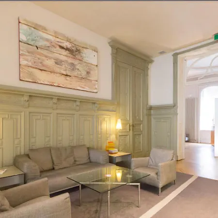 ドゥ コングレス ホテル