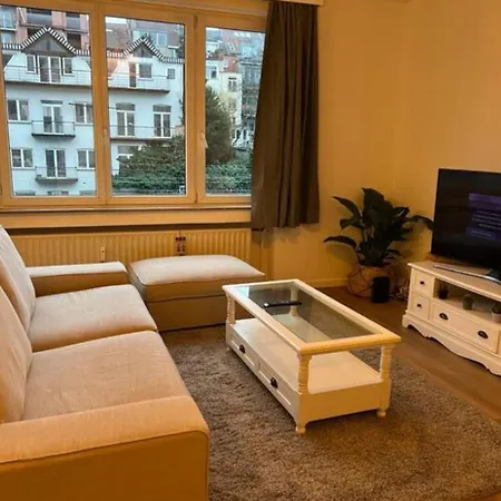 Beautiful And Cosy Flat In Etterbeek شقة *